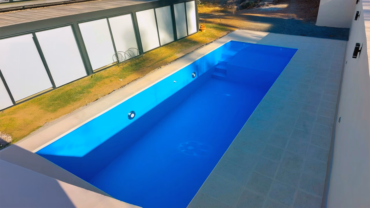 ¿Cuánto tarda construir una piscina? Plazos reales por etapa