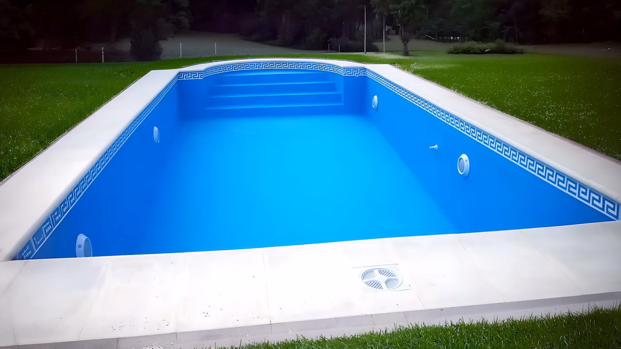Piscina de hormigón construida por Construmax en San Luis, Salta