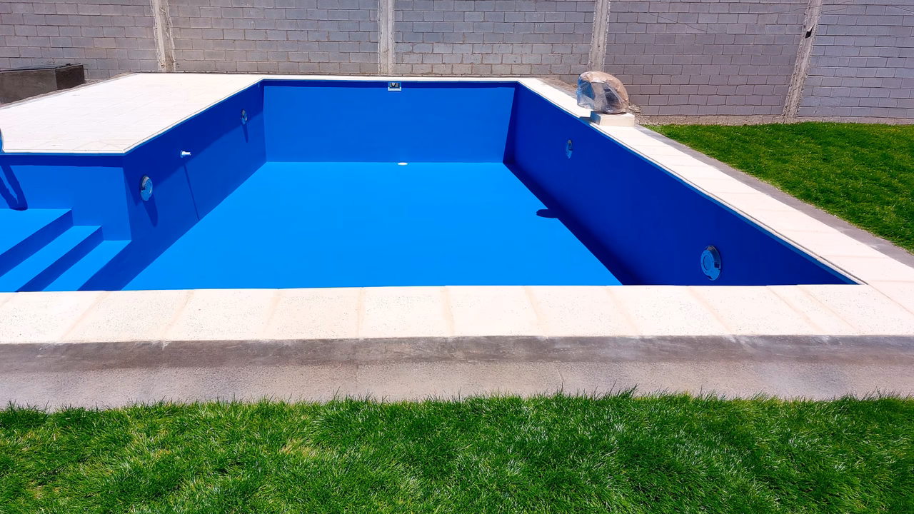 Venecitas para piscinas: colocación, pastina y cuidado diario